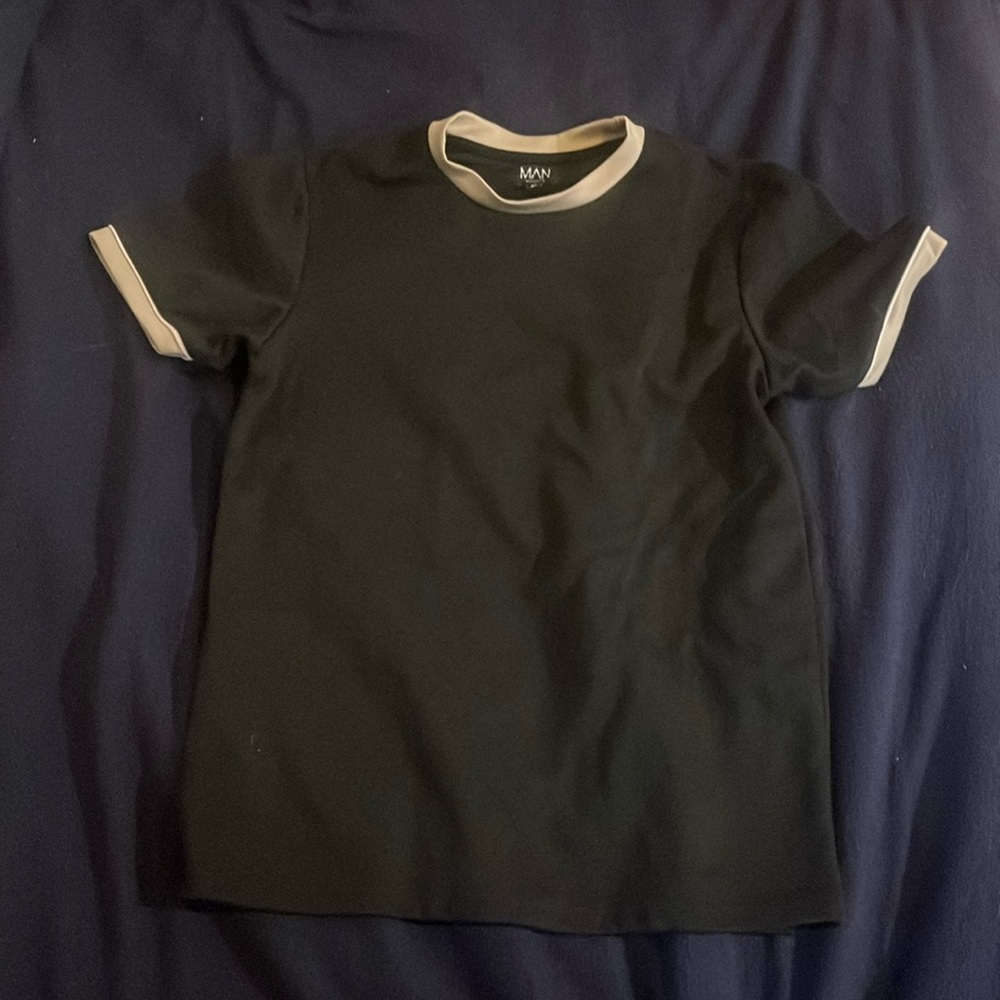 Boohoo Black and tan ringer Tee - medium